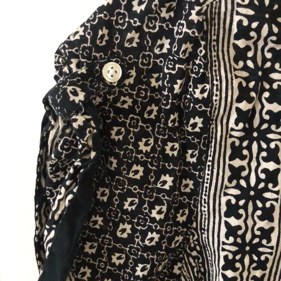 Last chance- Navy and Off-White Patterned Blouse - Picture 4 of 4